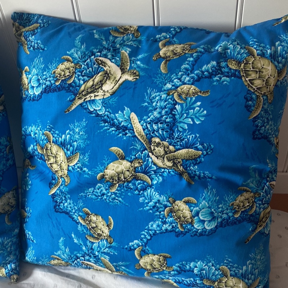 Turtle throw pillows - Picture 2 of 3